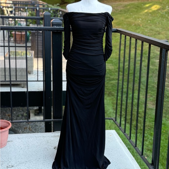 Badgley Mischka Black Off-Shoulder Maxi Dress Size 6 - Picture 1 of 16